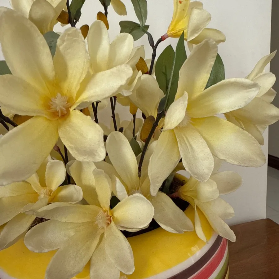 گلدان با گل مصنوعی خارجی