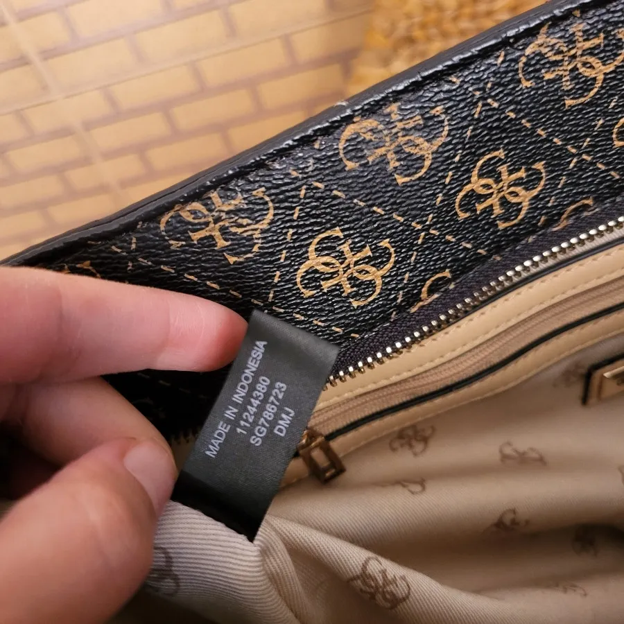 کیف برند گس guess