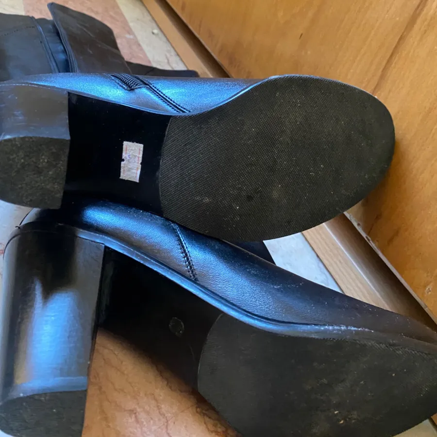 بوت چرم بلند پاشنه دار