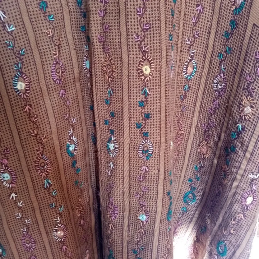 پانچو گلدوزی کار دست