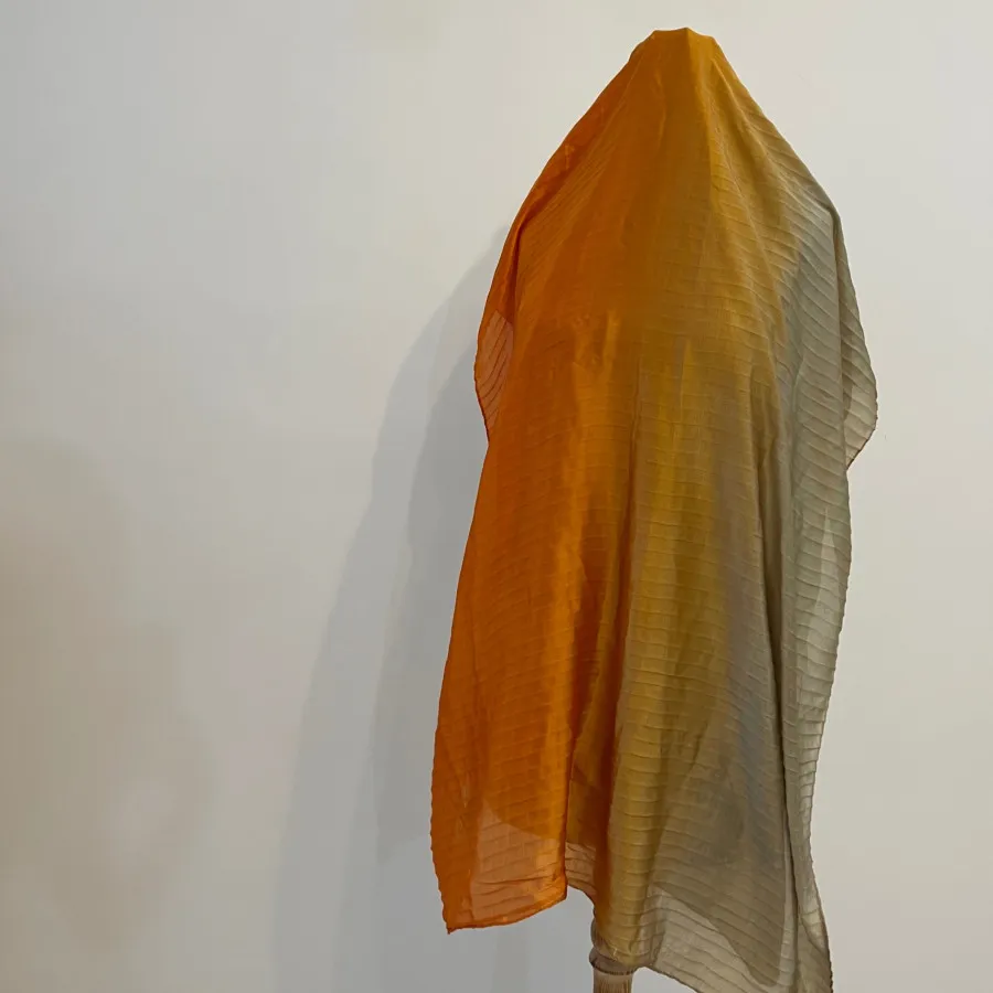 شال ساتن لطیف