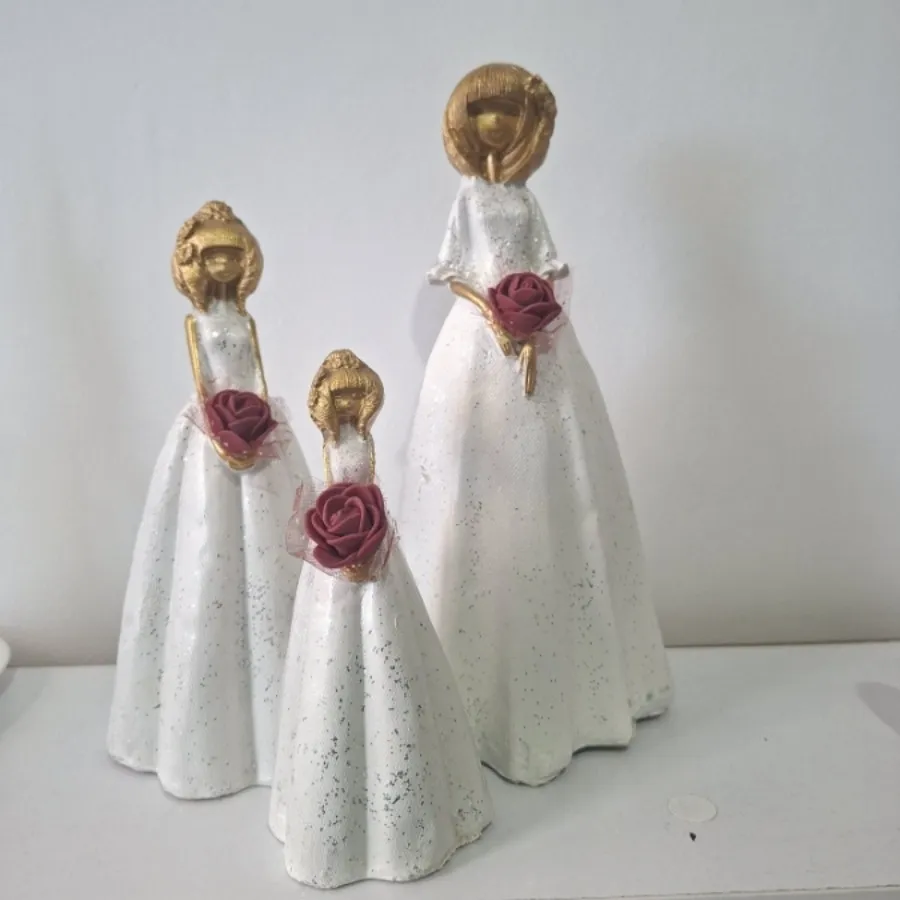 مجسمه 3 تایی