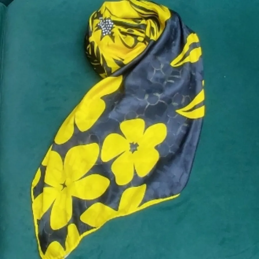 روسری قواره دار مجلسی