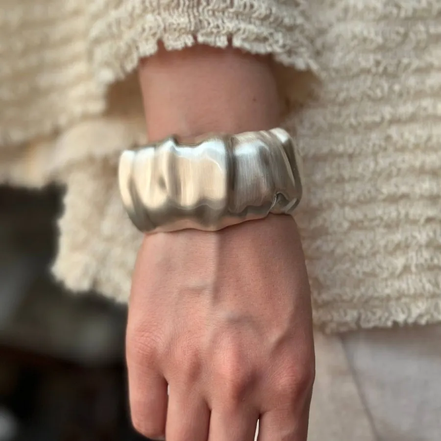 بنگل نقره ای