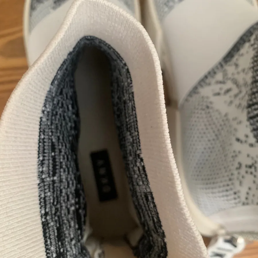 کتفش کتونی ساقدار