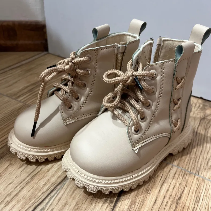 بوت بچه گانه