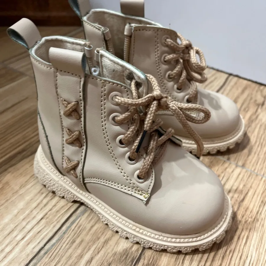 بوت بچه گانه