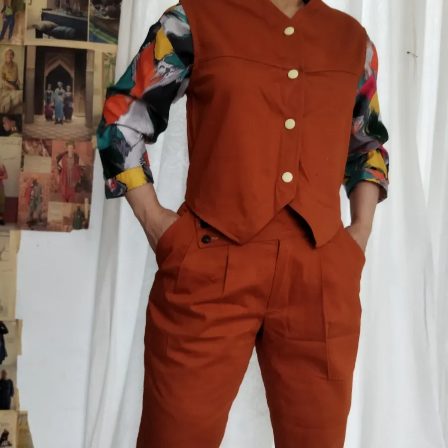 ست جلیقه و شلوار