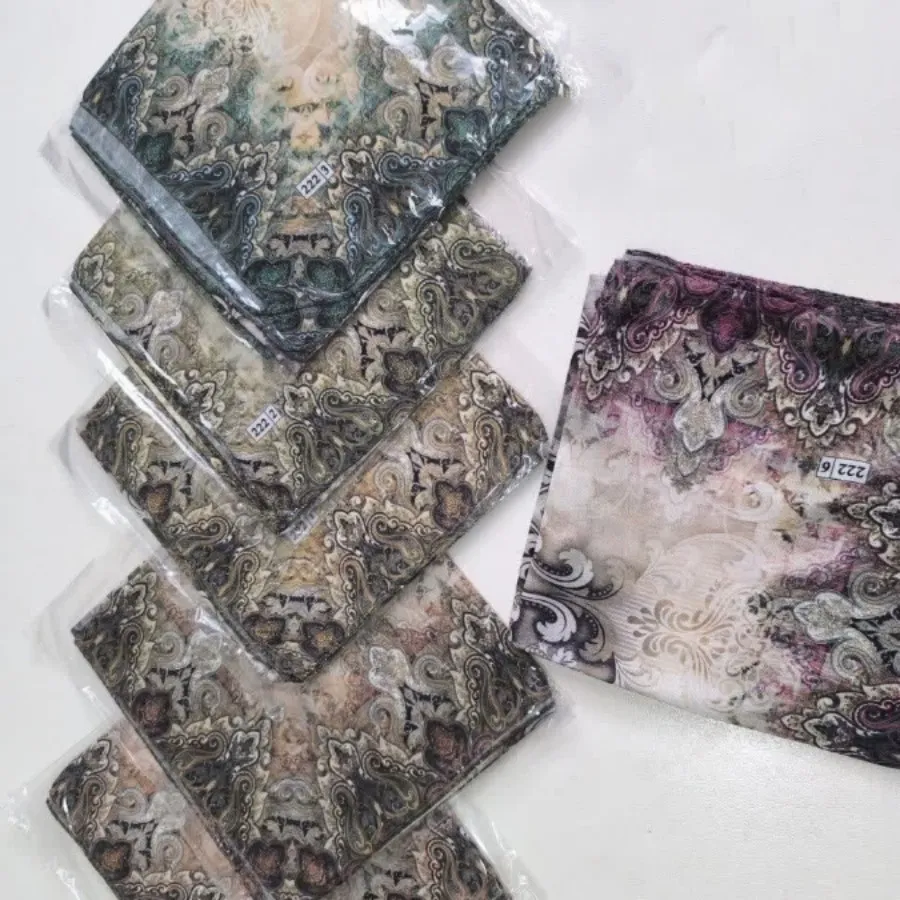 روسری لاوین