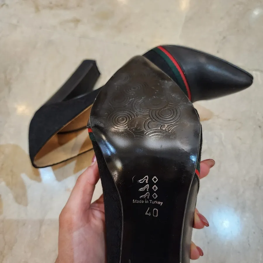 کفش طرح گوچی