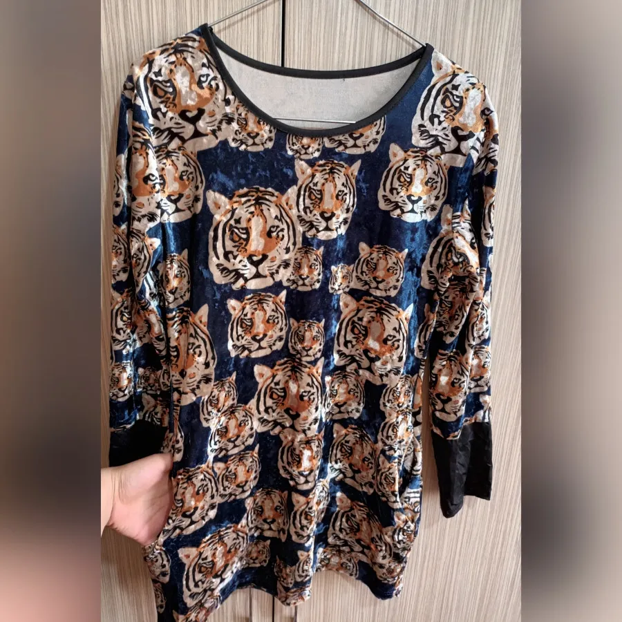 بلوز مخمل پلنگی