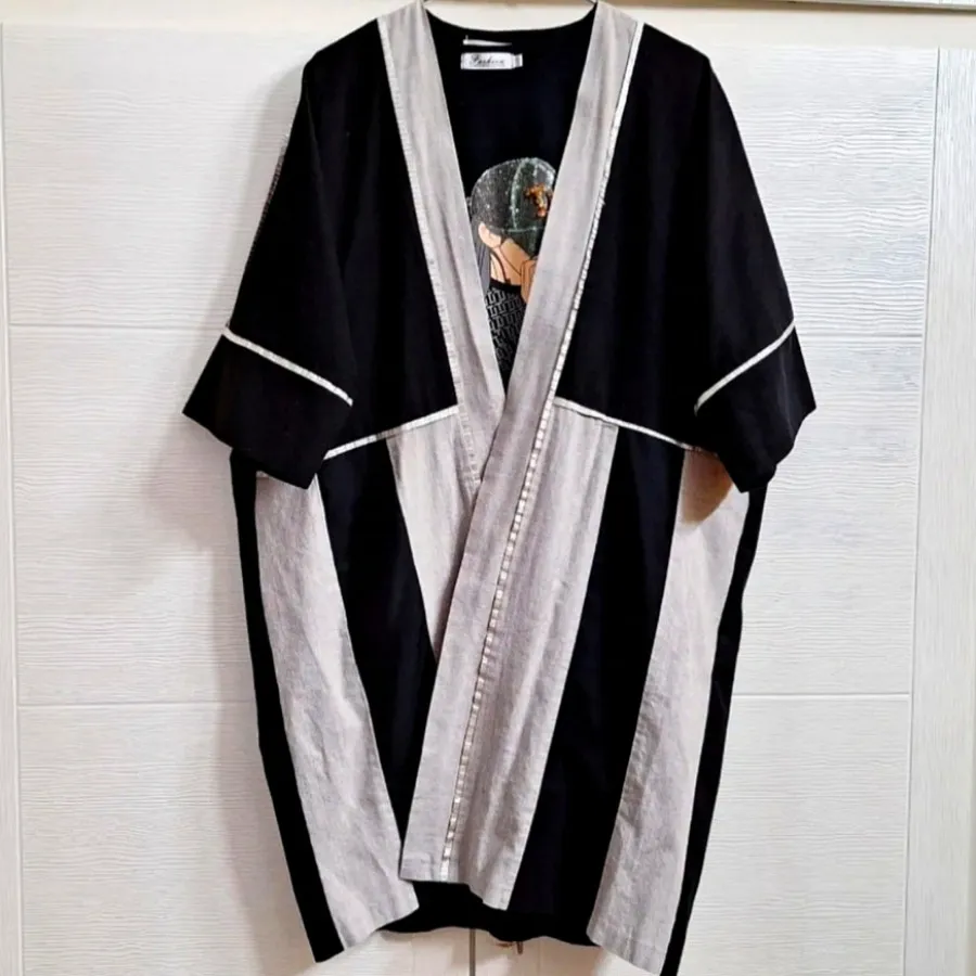 مانتو جلو باز