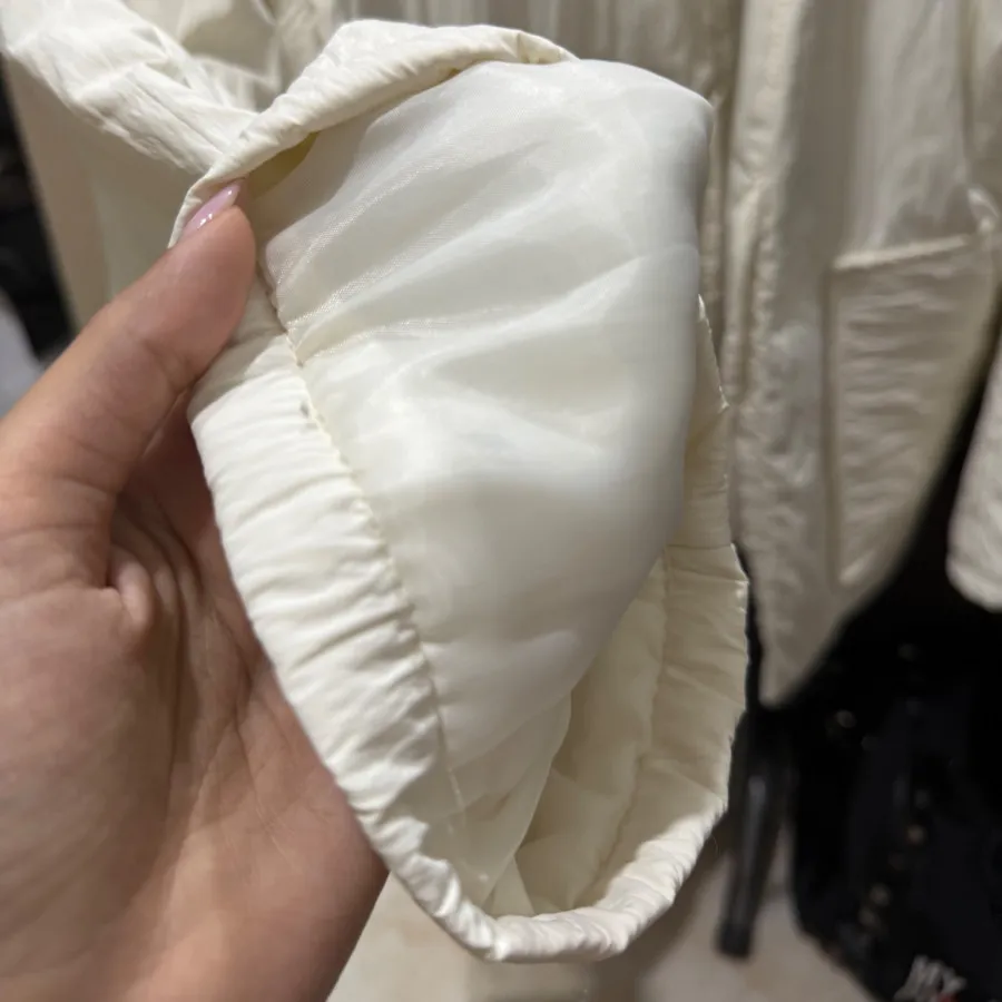 کاپشن کتی مزونی