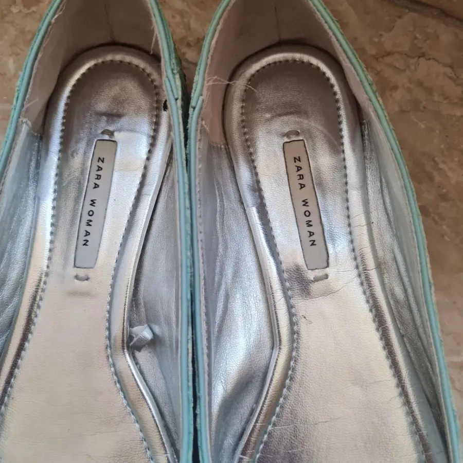 کفش آبی کمرنگ