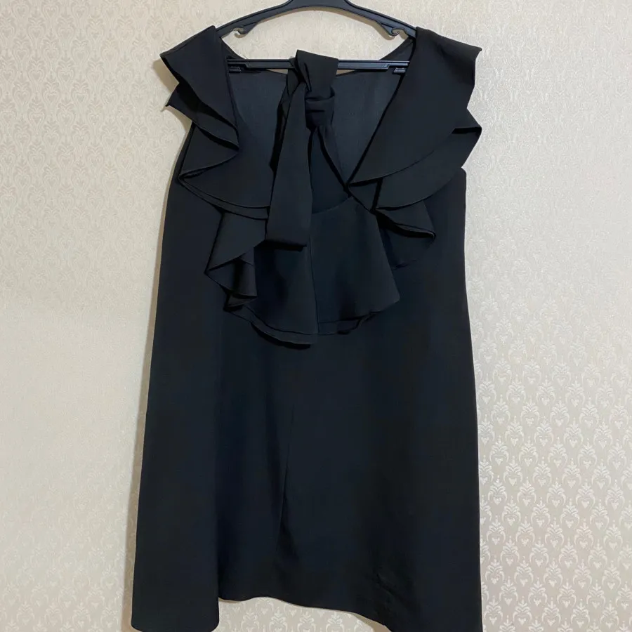 پیراهن مشکی