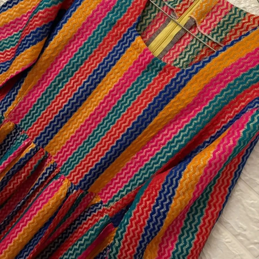 پیراهن رنگارنگ