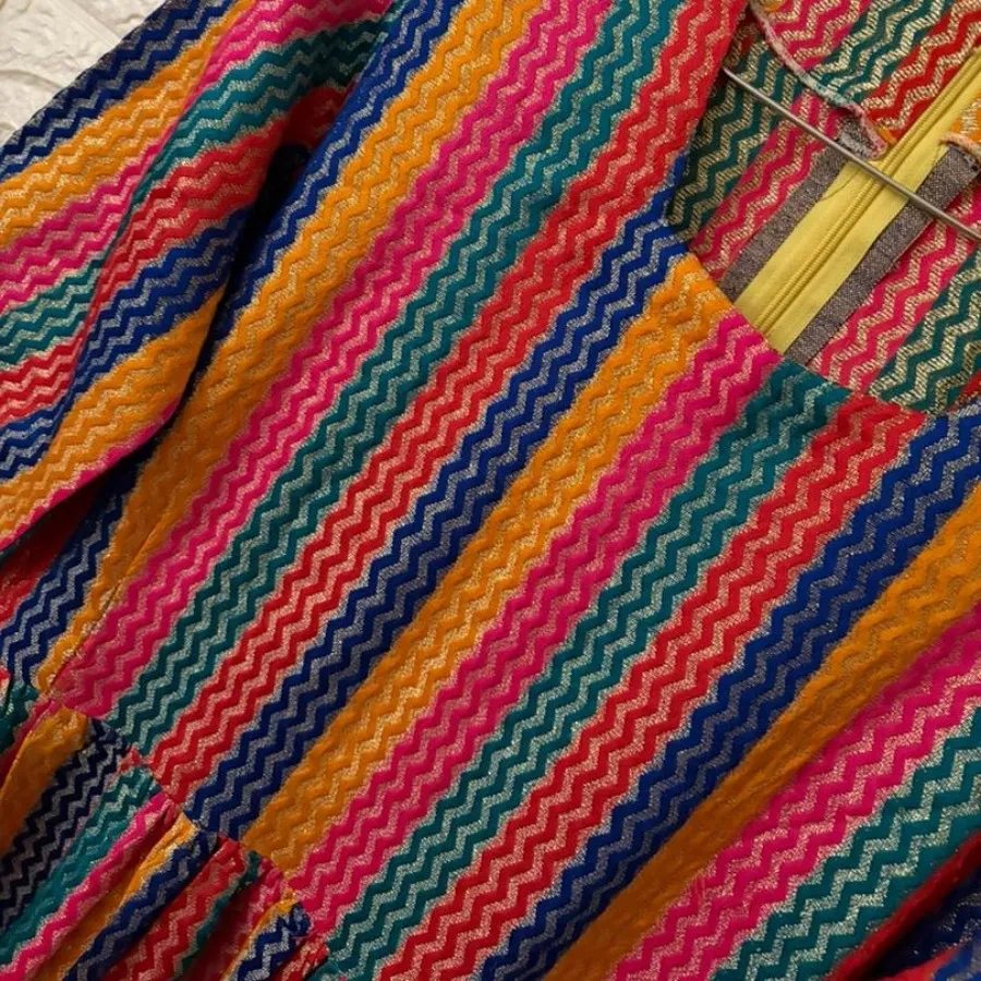 پیراهن رنگارنگ