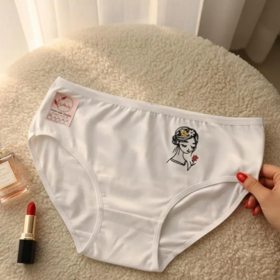 شورت گلدوزی