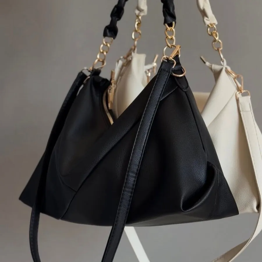 کیف سفید و مشکی