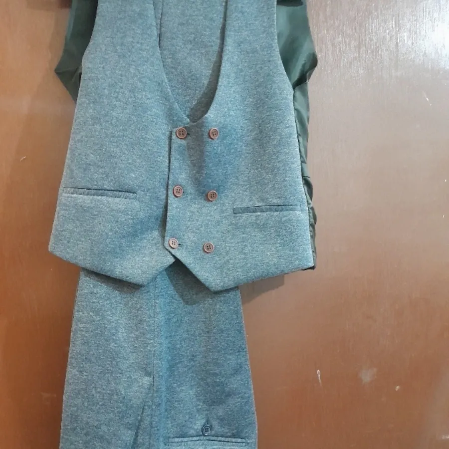 کت و شلوار و جلیقه مردانه