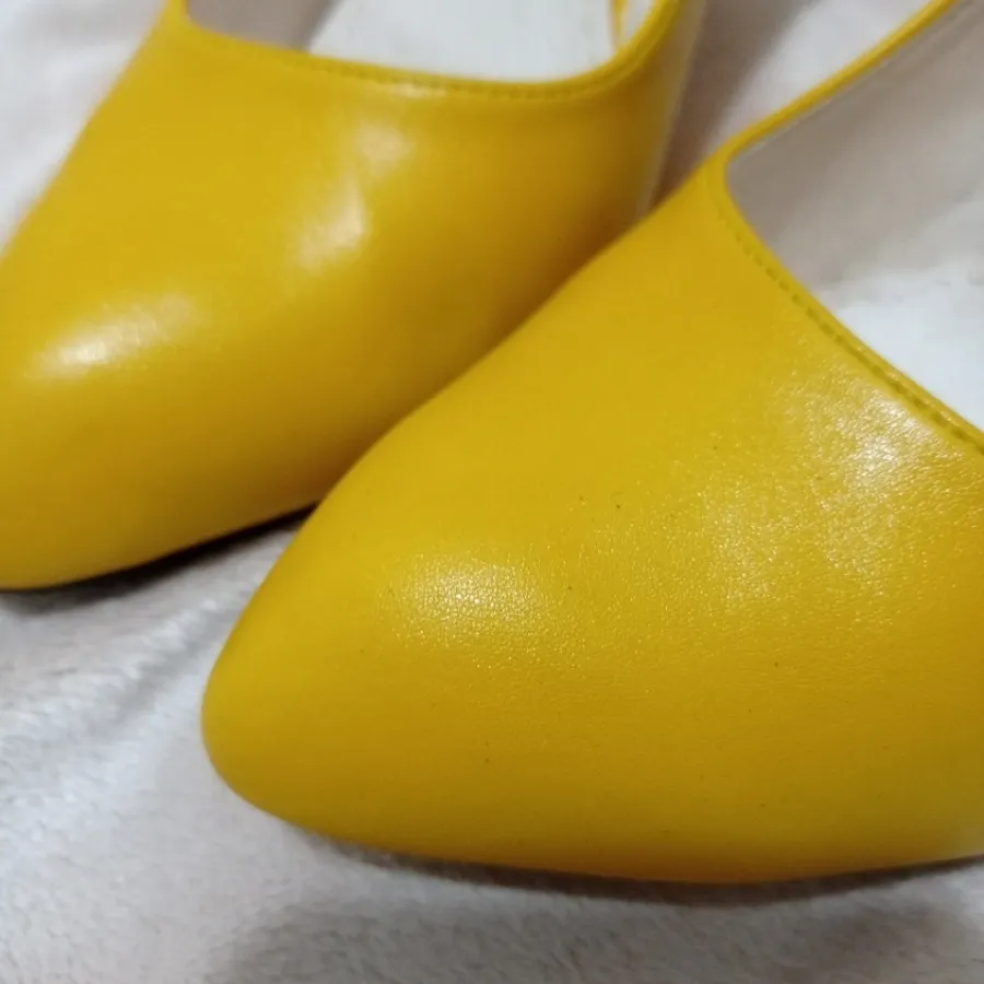 کفش پاشنه بلند زرد