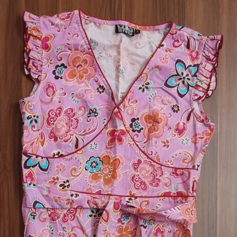 پیراهن صورتی گلگلی