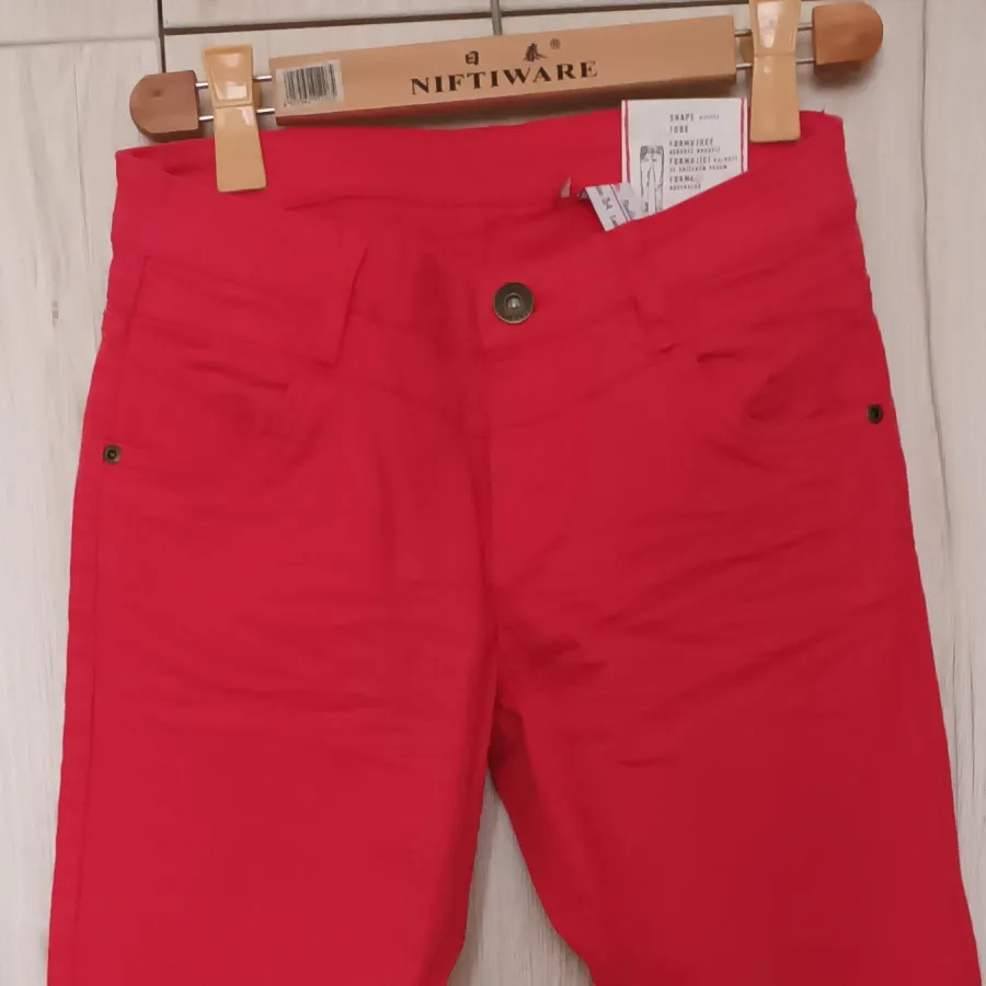 شلوار جین دخترانه قرمز