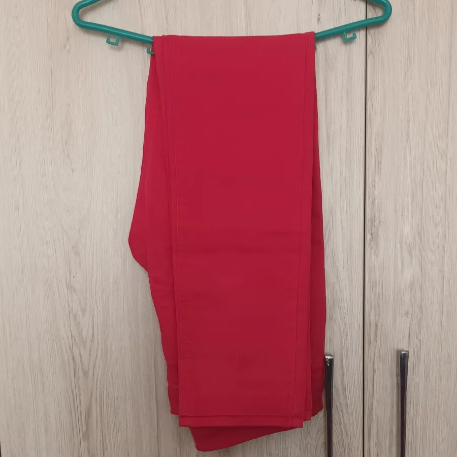 شلوار جین دخترانه قرمز