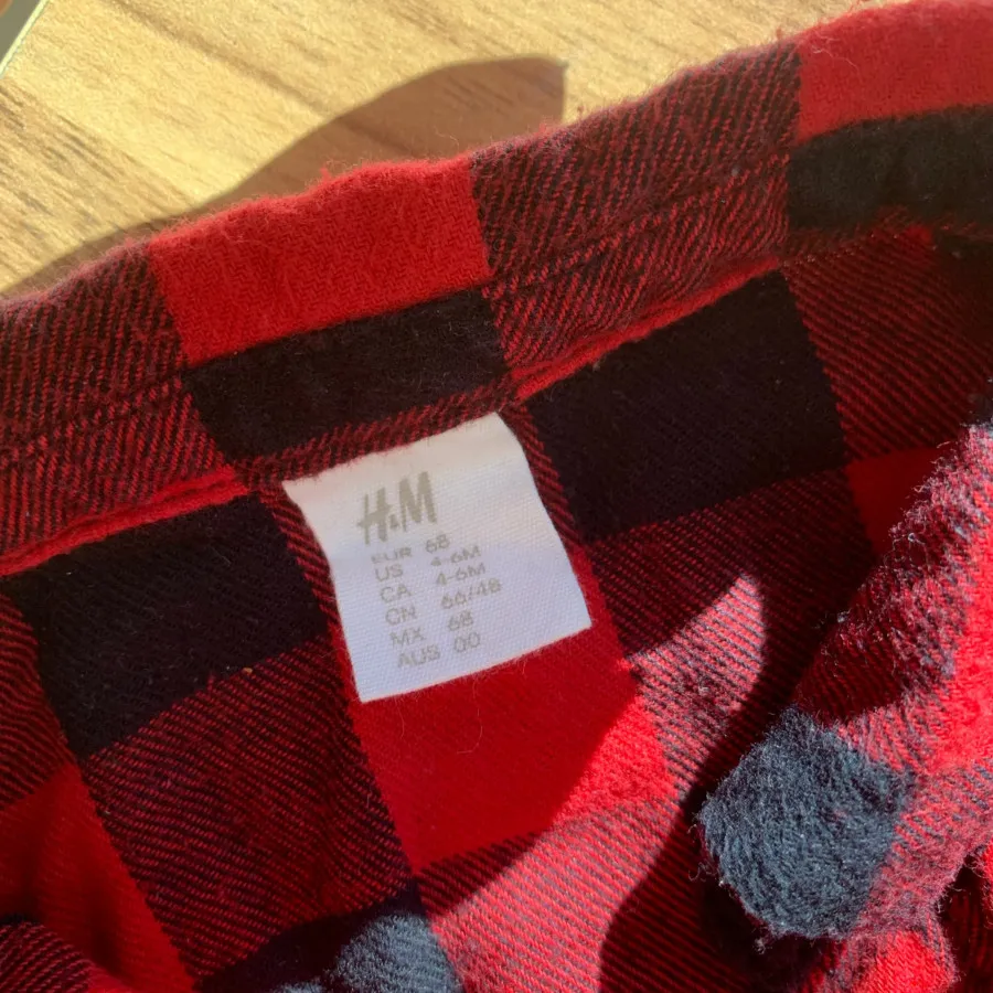 پیراهن قرمز نوزادی