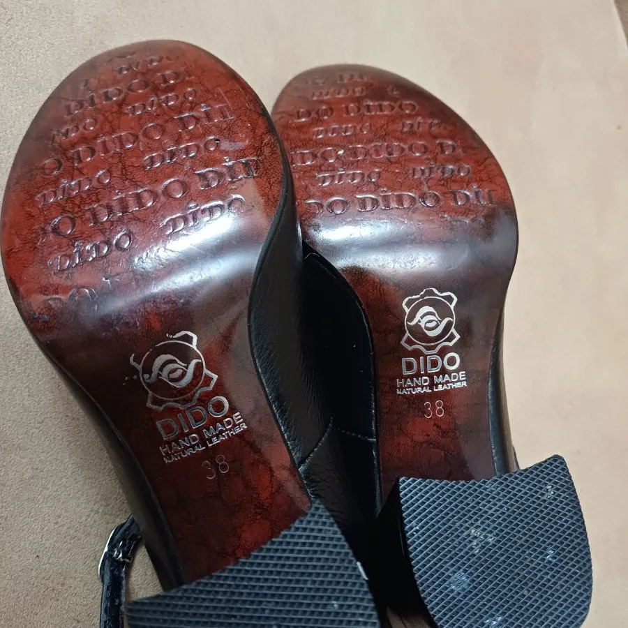 کفش چرم دست دوز