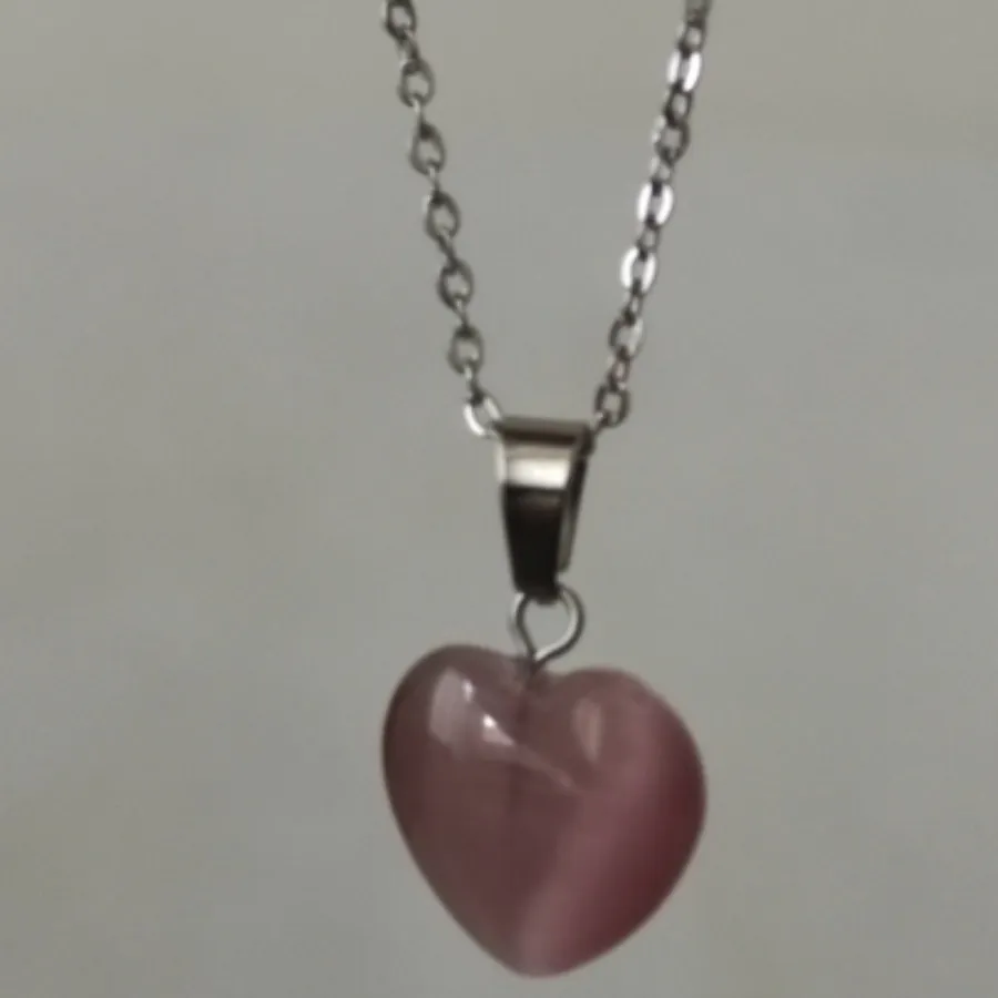 گردنبند زیبای قلب سنگی