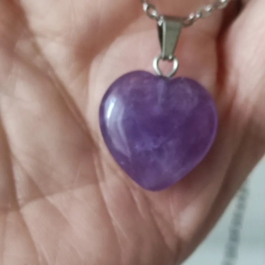 گردنبند زیبای قلب سنگی