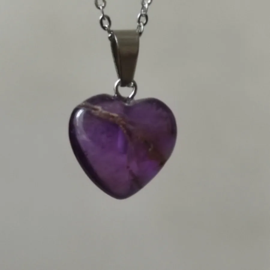 گردنبند زیبای قلب سنگی