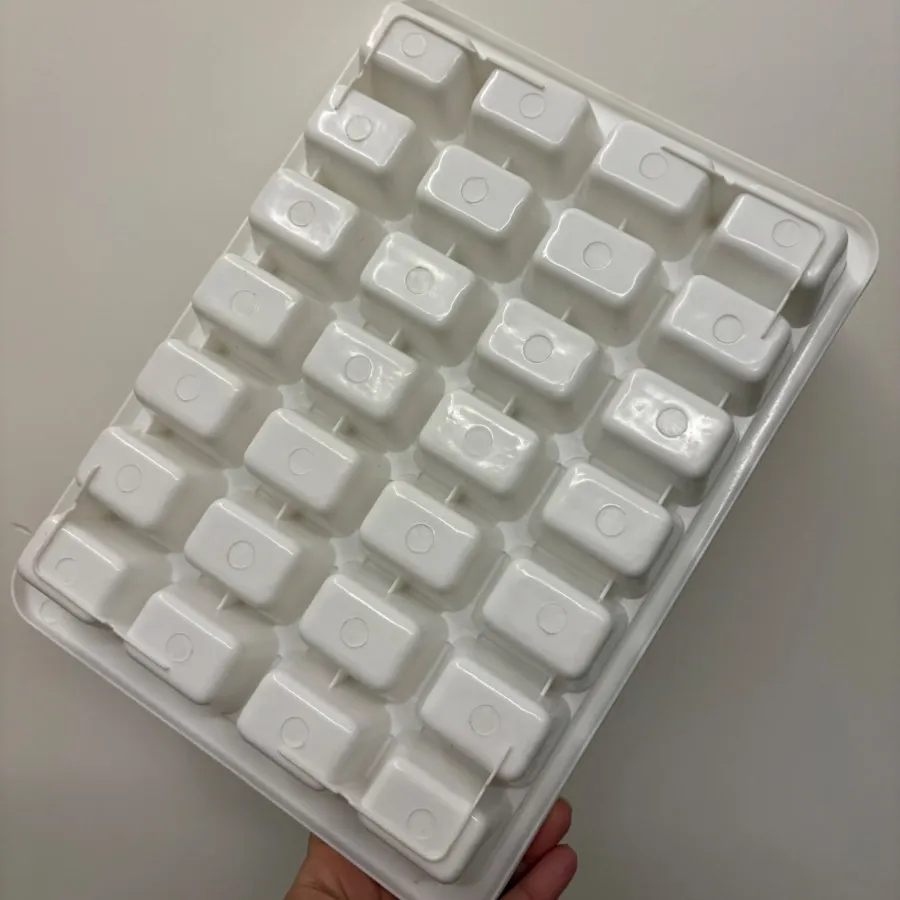 قالب یخ 28 تایی