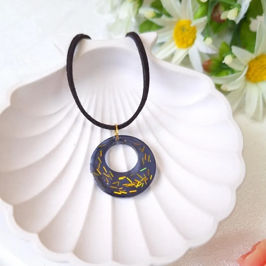 گردنبند آویز رزینی دودی