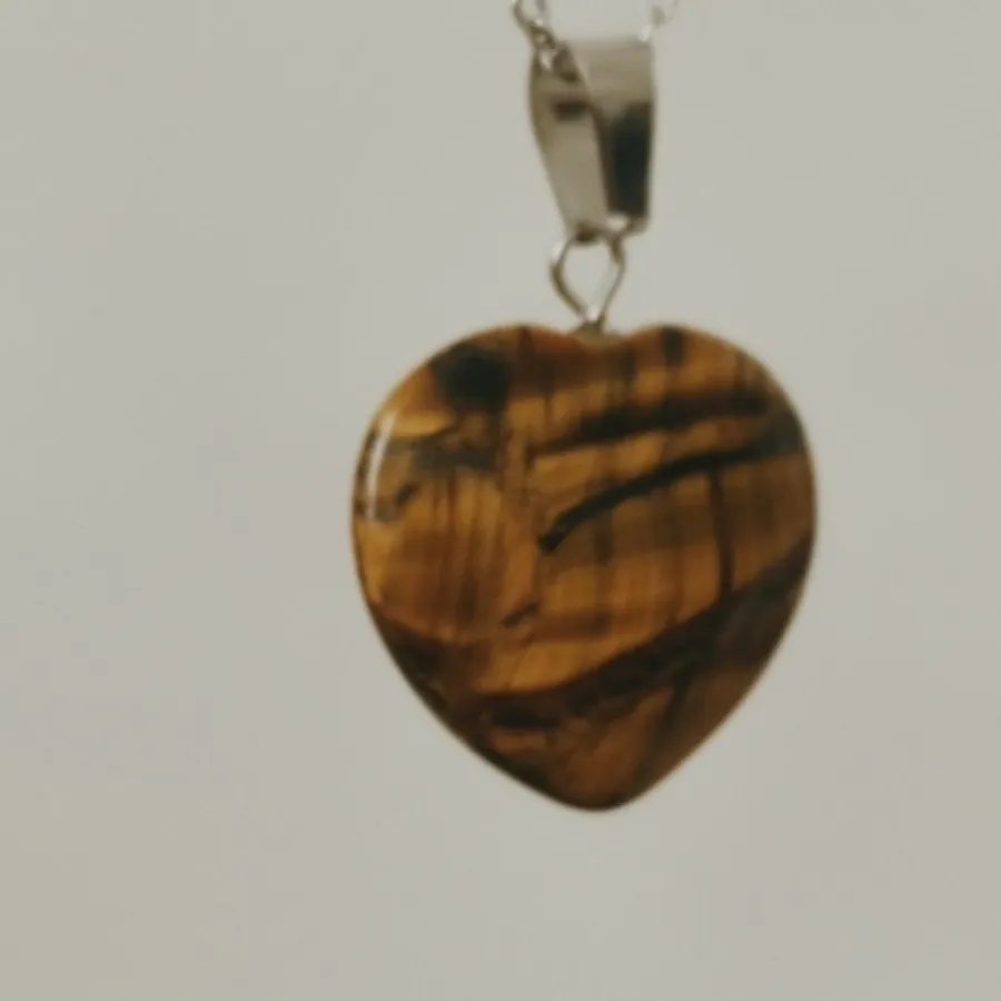 گردنبند زیبای قلب سنگی