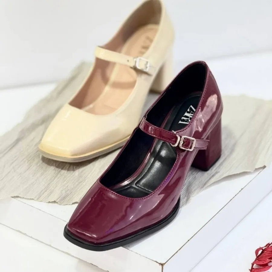 کفش پاشنه دار زنانه شیک