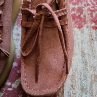 کفش کلارکس صورتی