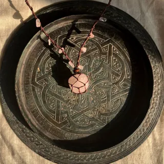 گردنبند بافت رز کوارتز