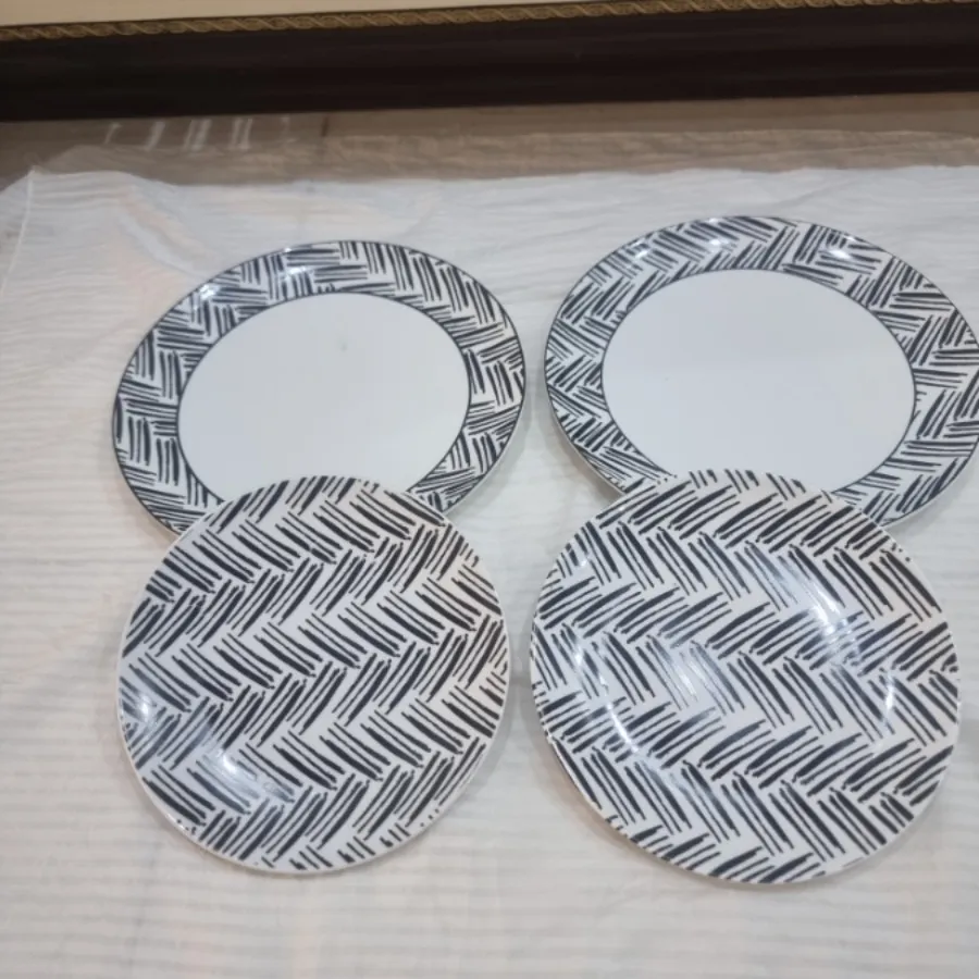 بشقاب و پیش دستی