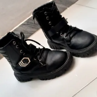 بوت دخترانه