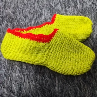 جوراب روفرشی بافتنی