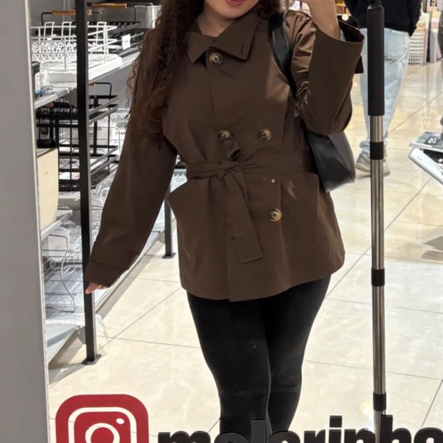 بارونی یقه ایستاده