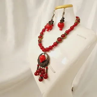 گردنبند و دستبند یلدایی