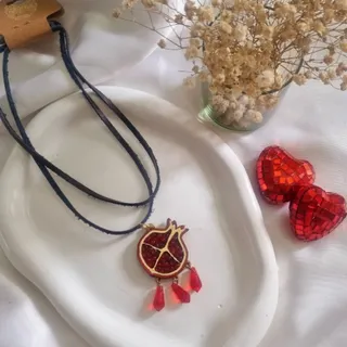 گردنبندچوبی یلدایی بندچرم