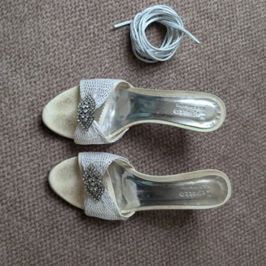 صندل سفید صدفی