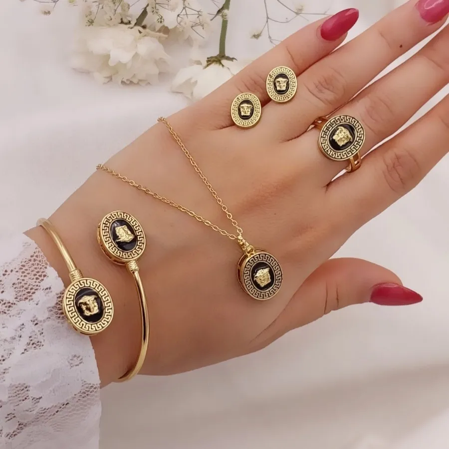 سرویس ورساچ