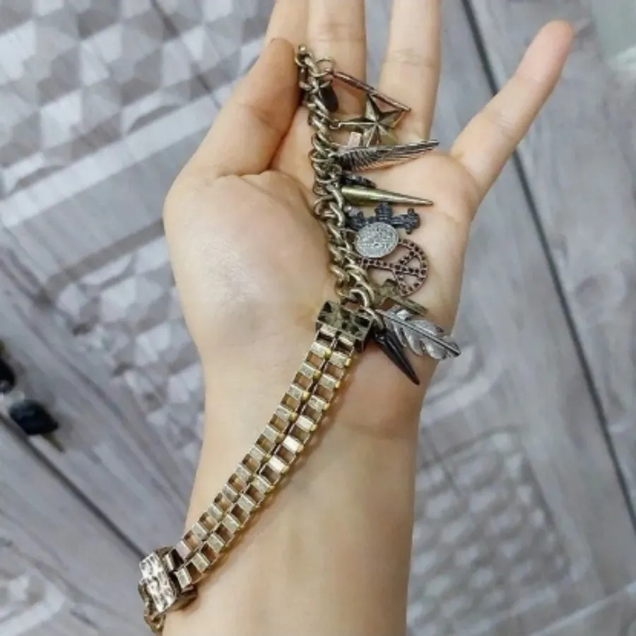 دستبند یا پابند خفن