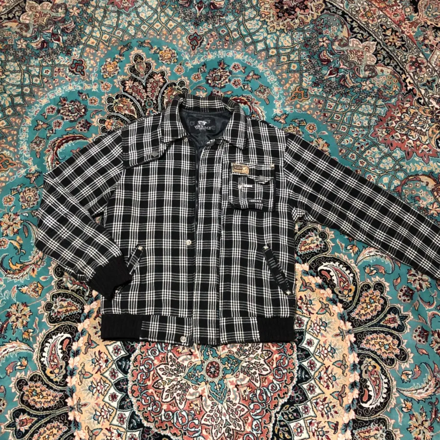 کاپشن ورساچه