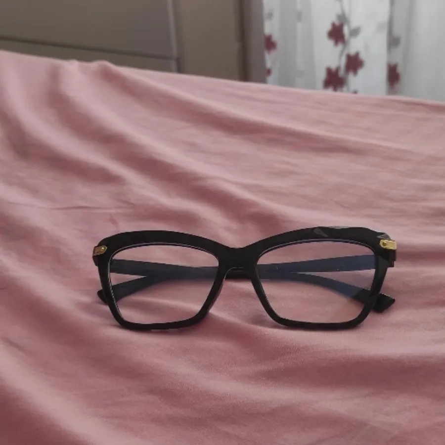 عینک گربه ای